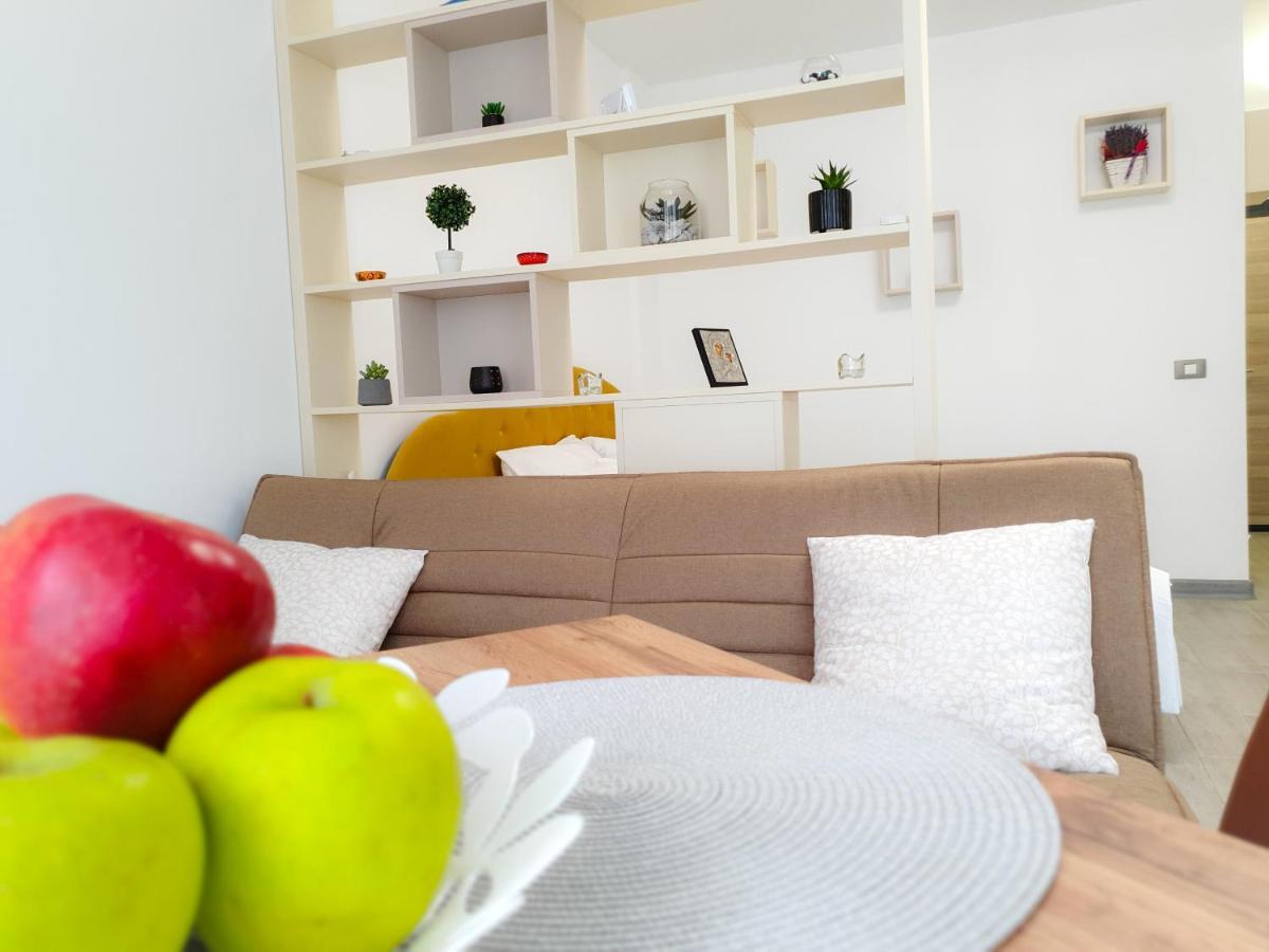 Cristalex Studio Aparthotel Pool & Spa Mamaia Nord Năvodari Екстериор снимка